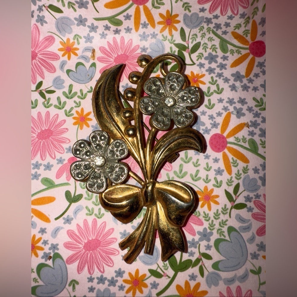 Vintage Floral Two Tone Brooch with Bow
